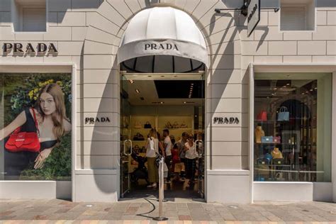 prada fidenza village apertura|prada milano.